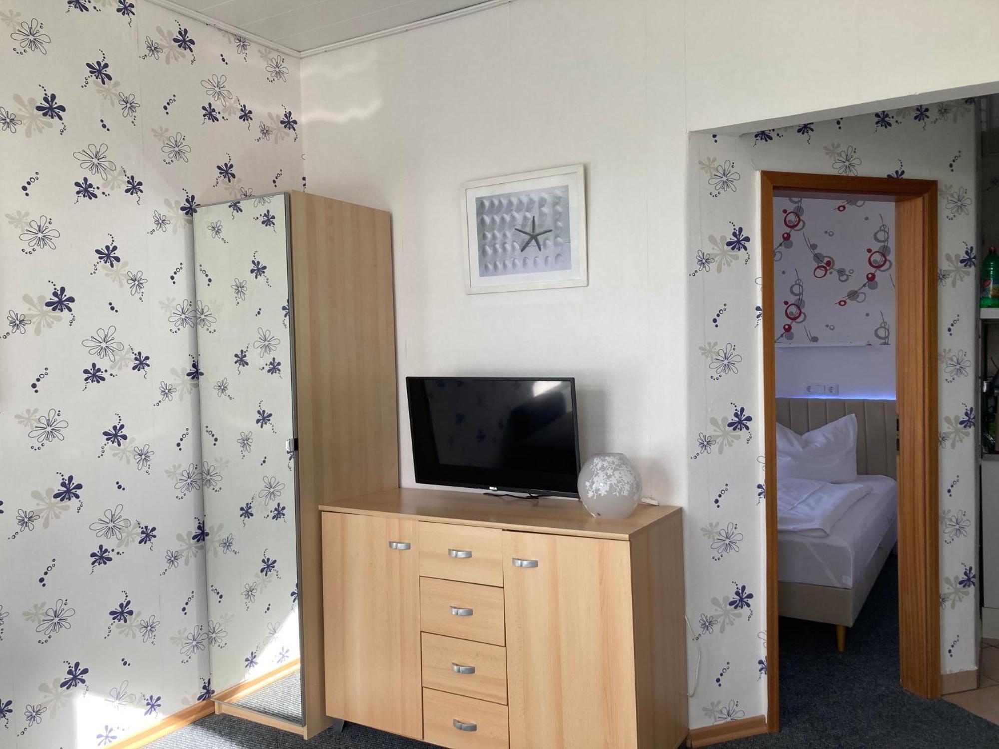 Haus Krabbe Apartments Mit Doppelbetten, Fuer 1-2 Personen, Hunde Kostenfrei Willkommen, Kostenfreier Parkplatz, Zwischen Bremerhaven Und Cuxhaven Gelegen Wremen Ngoại thất bức ảnh